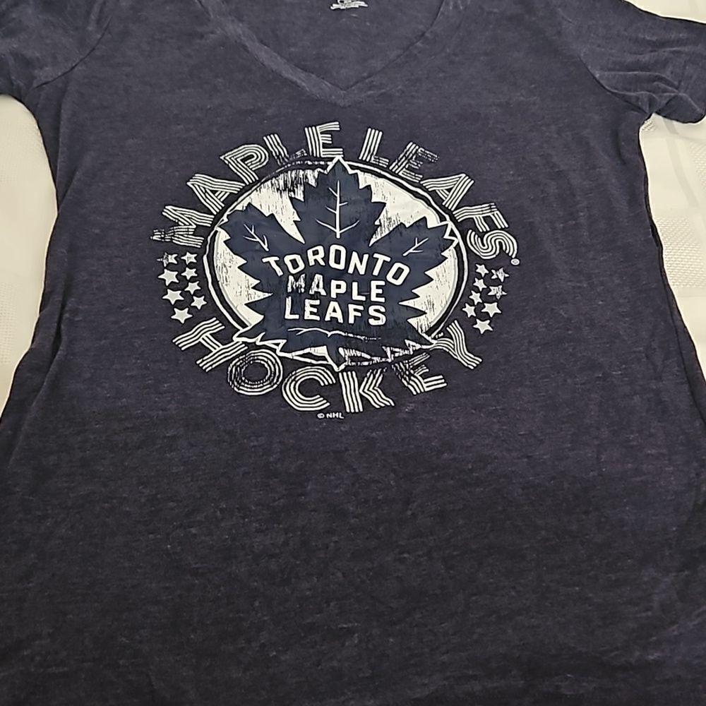 NHL Women's Hockey Logo Toronto Maple Leaf T-Shirt Navy Blue Medium - Picture 15 of 16